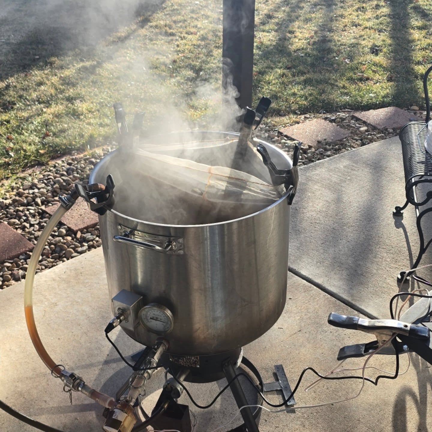 another over night mash and a chill brew day morning. This is my American Red…